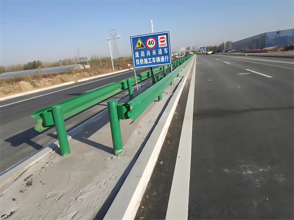 咸阳公路护栏守护安全横跨多个行业的应用